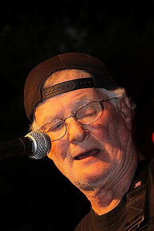 Archivo:Iron Butterfly Chmelnice 7 October 2010 - Lee Dorman