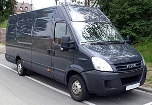 Archivo:Iveco Daily front 20080625