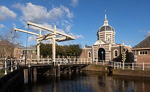 Archivo:Leiden, de Morspoort RM25136 IMG 3979 2023-02-26 15.37