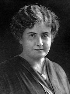 Archivo:Maria Montessori (portrait)