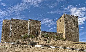 Archivo:Mertola castle 2005-08-01