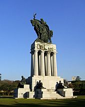 Archivo:Monumento a Ramos de Azevedo 01