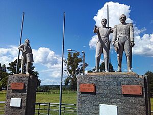 Archivo:Parque Municipal "Batalla de Tacuary" (Carmen del Paraná)