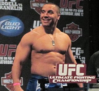 Pat Barry weighs in UFC 115.jpg