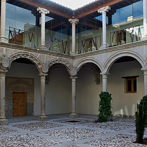 Archivo:Patio del Palacio de los Verdugo (Ávila)