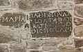 Piedra tallada encontrada durante la restauración del local de pendonistas de Albares de la Ribera