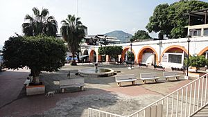 Archivo:Plaza acueducto (toma 2)