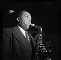 Archivo:Portrait of Charlie Parker in 1947