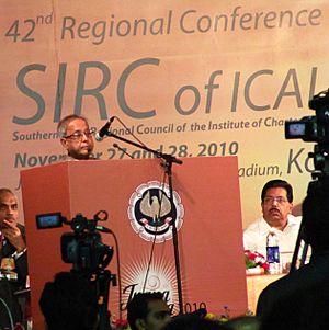 Archivo:Pranab Mukherjee, Finance Minister of India addressing the delegates at Regional Conference of Institute of Chartered Accountants of India