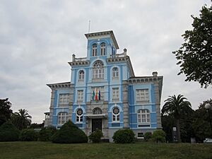 Archivo:Quinta Guadalupe,casa indiana de Colombres(Asturias)