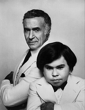 Archivo:Ricardo Montalban Herve Villechaize Fantasy Island 1977