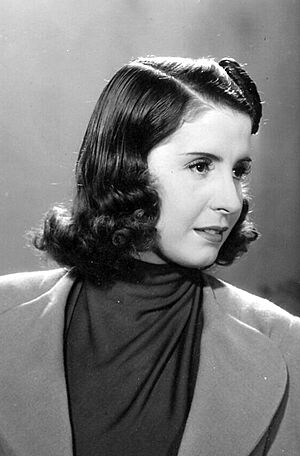 Sabina Olmos en Mujeres que trabajan.jpg
