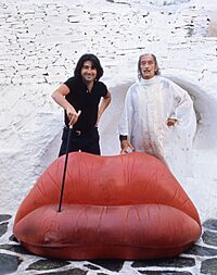 Salvador Dalí and Oscar Tusquets.jpg