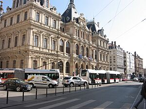 Archivo:Trolleybus Lyon