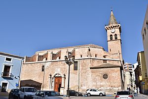 Archivo:Villena. Iglesia de Santiago 2