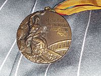 Archivo:1980 Summer Olympics bronze medal
