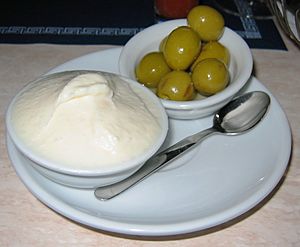 Archivo:Aioli mit Oliven