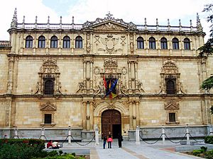 Archivo:Alcalá de Henares - Colegio Mayor de San Ildefonso 01