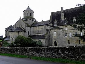 Archivo:Aubazine (19) Abbaye