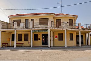 Archivo:Ayuntamiento en La Orbada