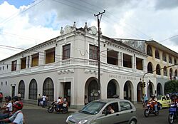 Archivo:Banco de la República en Florencia