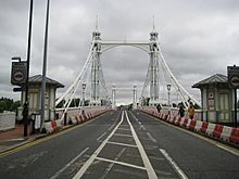 Archivo:Battersea - Albert Bridge - geograph.org.uk - 828585