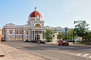 Archivo:Cienfuegos town hall