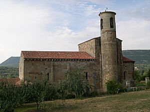 Archivo:Colegiata de San Martín de Elines (1)