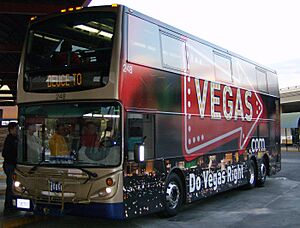 Archivo:Deuce bus waiting to load passengers