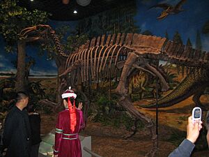 Archivo:Dinosaurs! (1491592191)