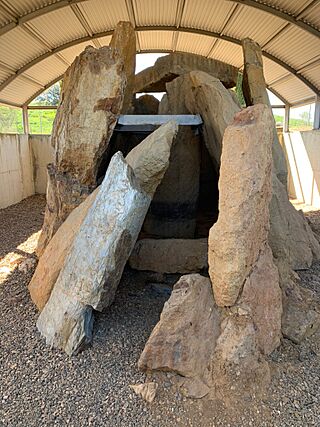 Dolmen de Casas de Don Pedro en Belmez.jpg