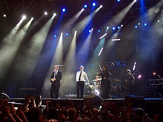 El Consorcio in concert.jpg