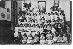Archivo:Escuela de José Sanchez Rosa en Sevilla 1936