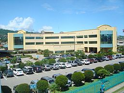 Archivo:Hospital CIMA. Escazú. Costa Rica