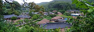 Archivo:Korea-Gyeongju-Yangdong.Village