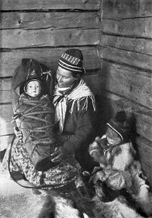 Archivo:Lapland Mother NGM-v31-p556