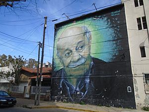 Archivo:Mural en homenaje a Ernesto Sabato (Santos Lugares).