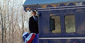Archivo:Obama train ride