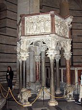 Archivo:Pisa.Baptistery.pulpit01