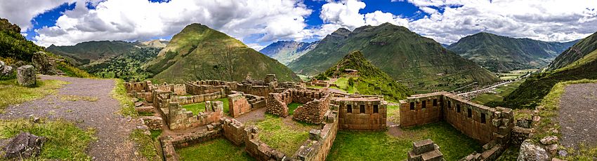 Archivo:Pisac Ruins, Cusco, Peru