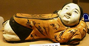 Archivo:Porcelain pillow. Huangling county, China. Jin period (1115 - 1234 CE