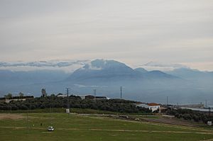 Archivo:SIERRA NEVADA DESDE UN LUGAR CERCA DE DARRO - panoramio