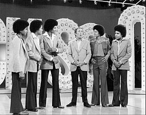 Archivo:The Jacksons and Joey Bishop 1976