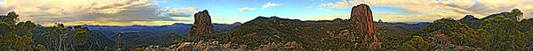 Archivo:The Warrumbungles - 360 Panorama