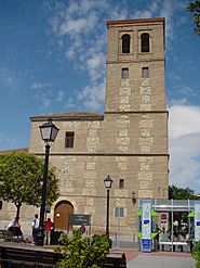 Archivo:Torre de iglesia de San Vicente Mártir en Paracuellos de Jarama
