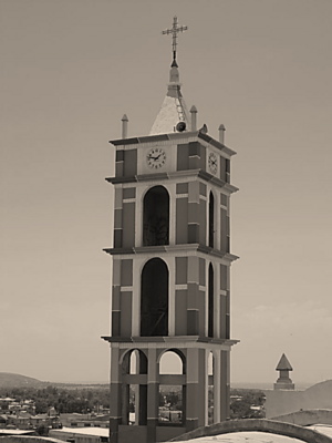 Archivo:Torre del templo de Jesús de las Maravillas