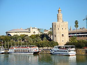 Archivo:Torredelorotyteatrolamaestranza