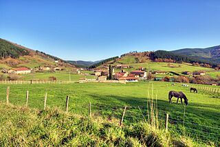 Vista de Axpe en Atxondo (Vizcaya - panoramio.jpg