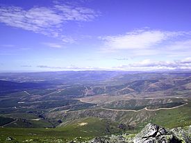Vista de la Cabrera desde el Pico Vizcodillo.jpg