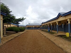 Archivo:Vue de l’hôpital préfectoral de Mali